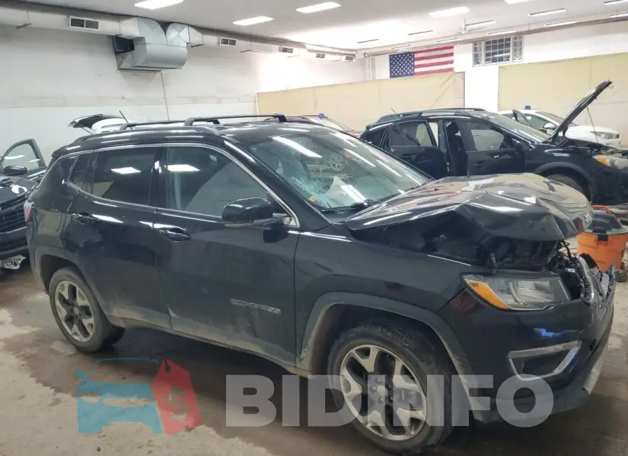 3C4NJDCB2LT211876 Photo# 4
