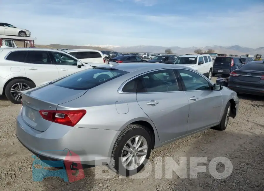1G1ZD5ST8JF272058 Photo# 3