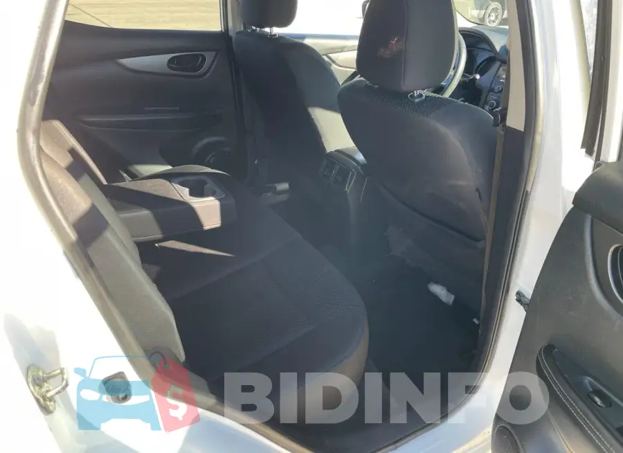 JN1BJ1CP7JW155117 Photo# 6