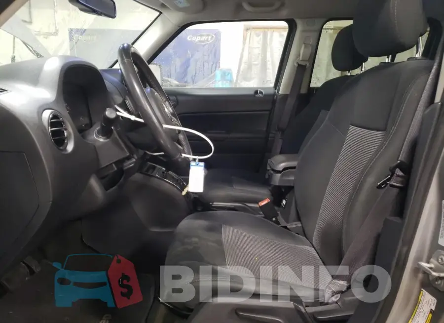 1C4NJRFB6GD661762 Photo# 7