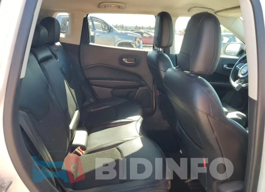 3C4NJDDB4LT189636 Photo# 10