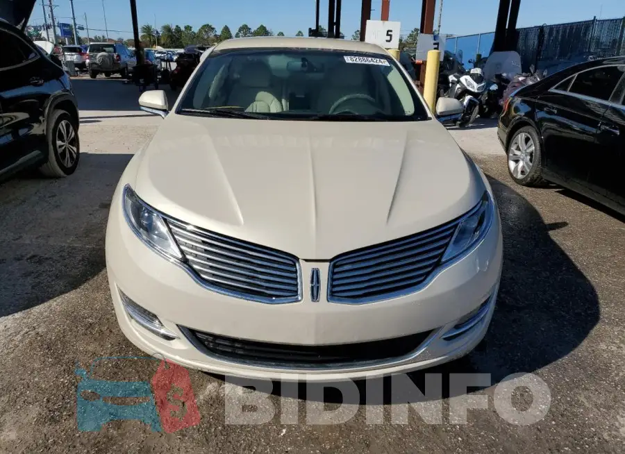 3LN6L2LUXGR626916 Photo# 5