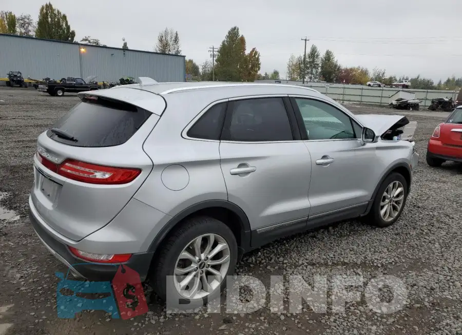 5LMCJ2D98KUL51029 Photo# 3