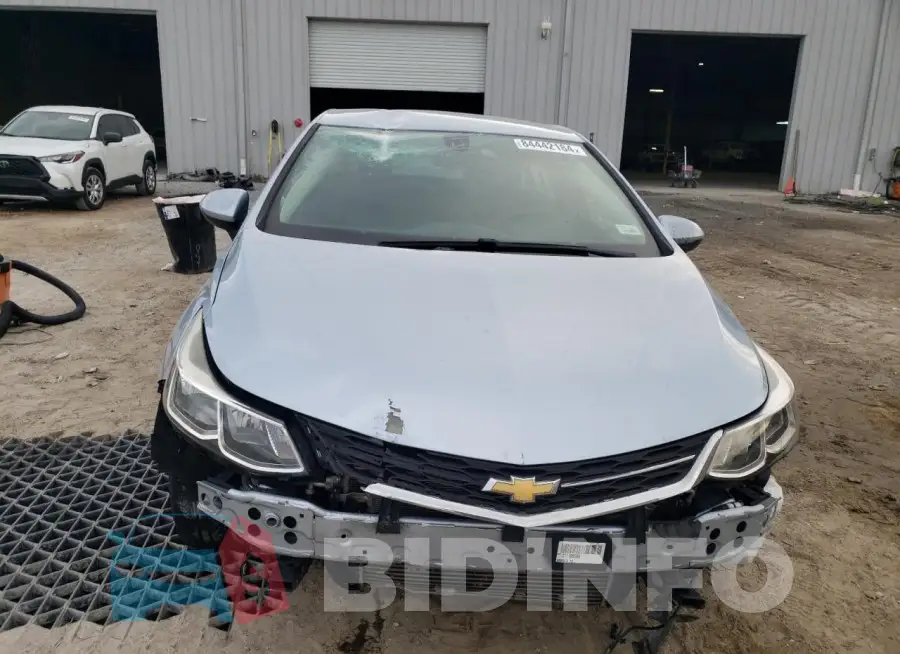 1G1BC5SMXH7185800 Photo# 5