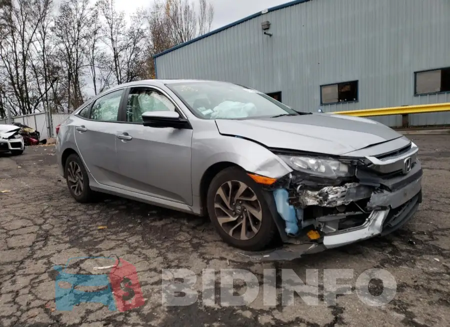 19XFC2F70HE070232 Photo# 4