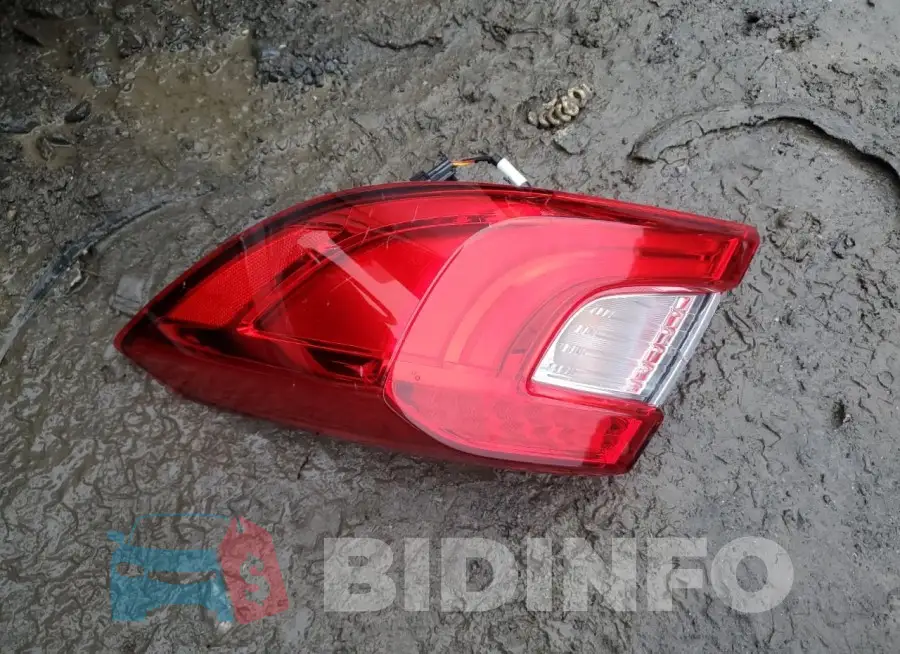 1HGCV3F55NA010741 Photo# 12