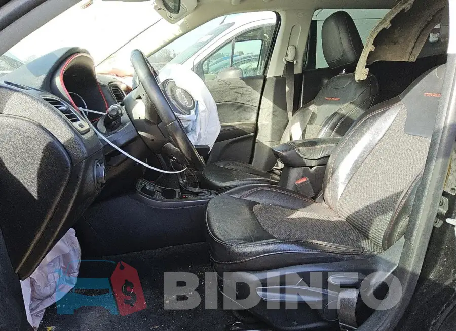 3C4NJDDB1LT214699 Photo# 7