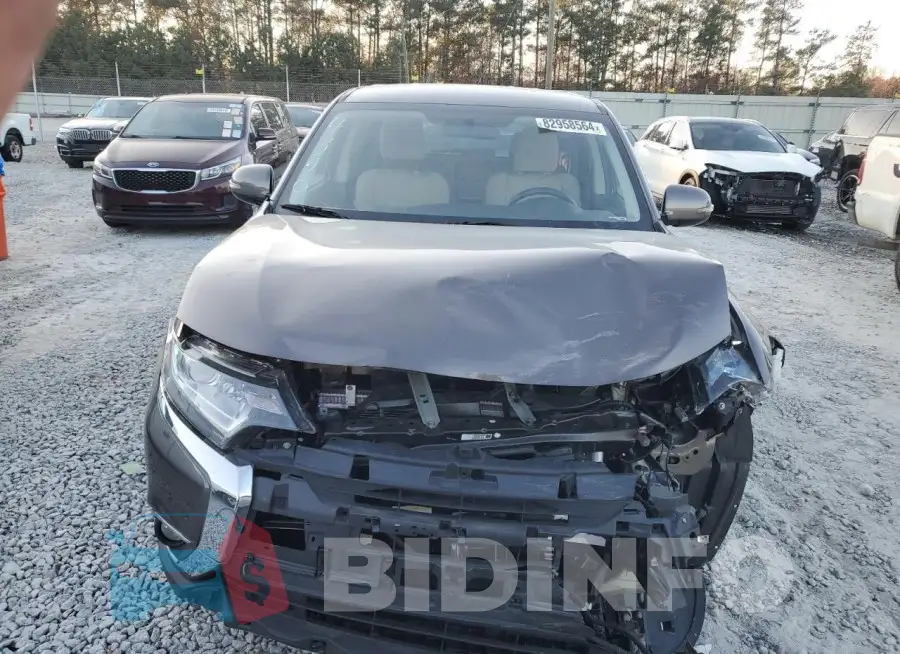 JA4AD3A37JZ064370 Photo# 5