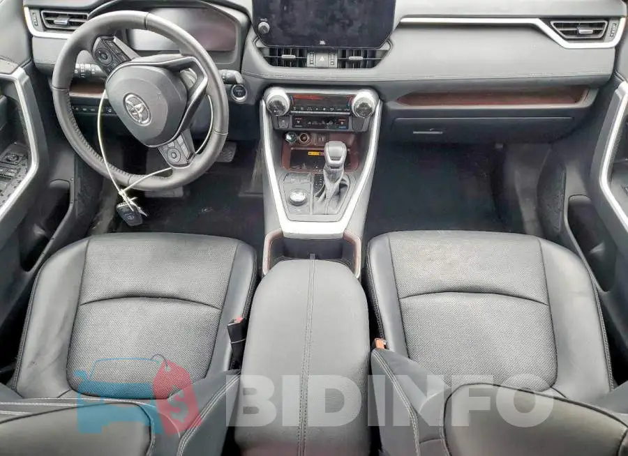 4T3D6RFV2RU144519 Photo# 8