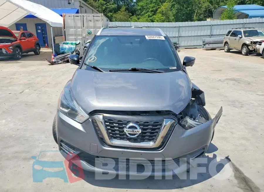 3N1CP5CU6KL528624 Photo# 5