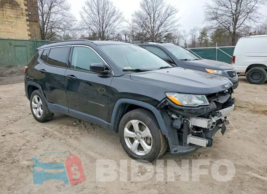 3C4NJDBBXJT115427 Photo# 4