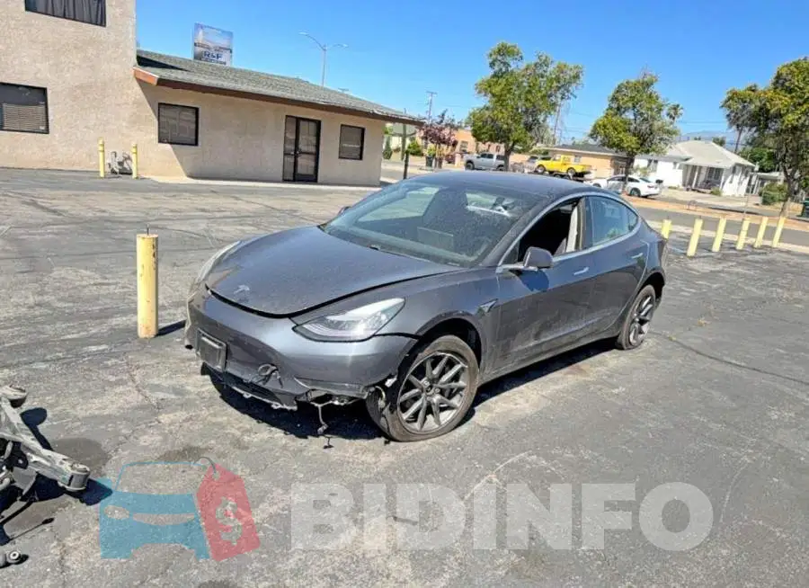 5YJ3E1EB6JF077201 Photo# 2