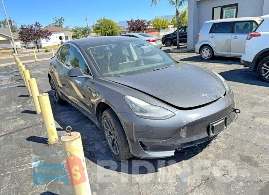 5YJ3E1EB6JF077201 Photo# 1