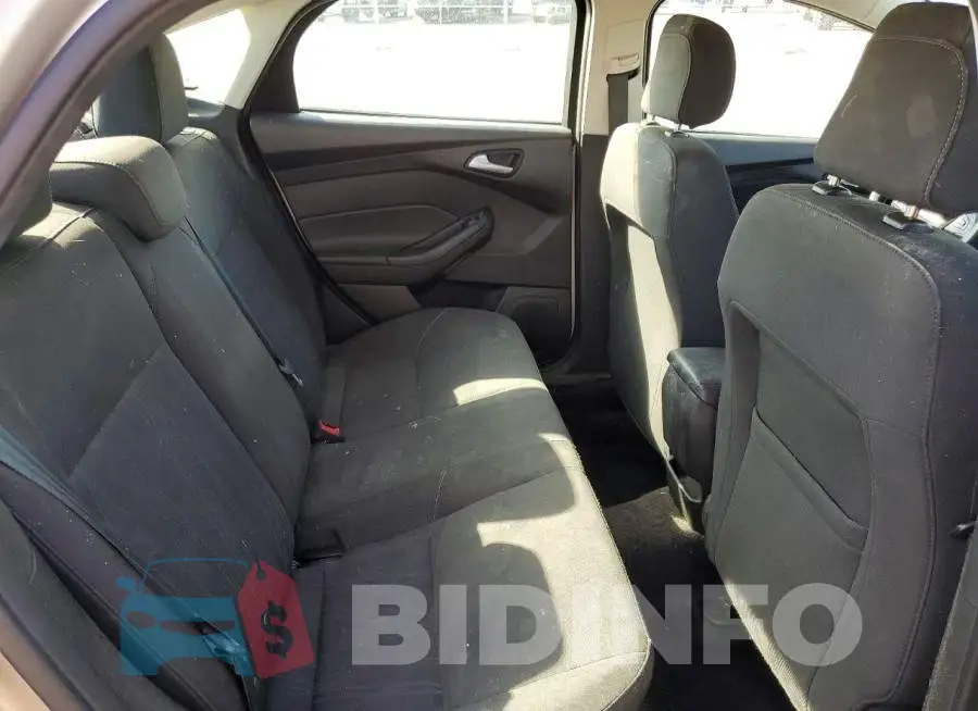 1FADP3F27JL278911 Photo# 10
