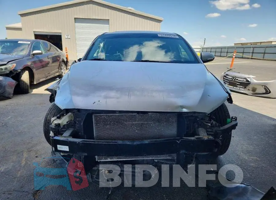 5NPD84LF7JH280490 Photo# 5
