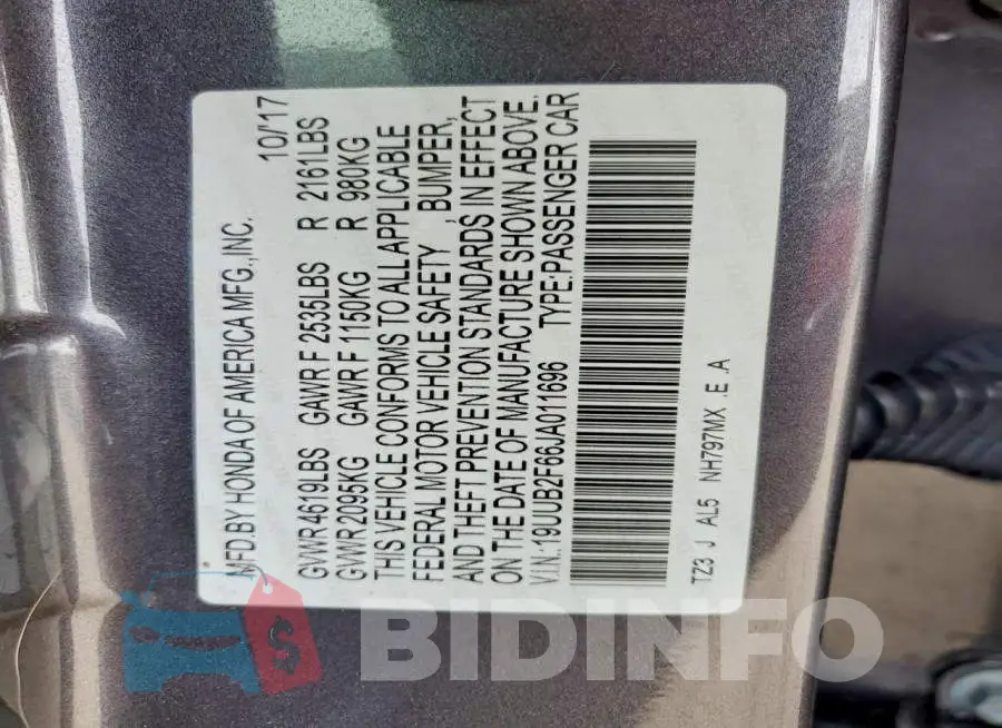 19UUB2F66JA011696 Photo# 12