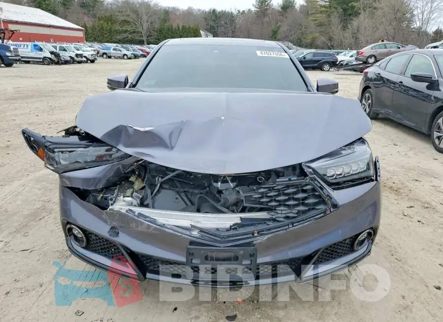 19UUB2F66JA011696 Photo# 5