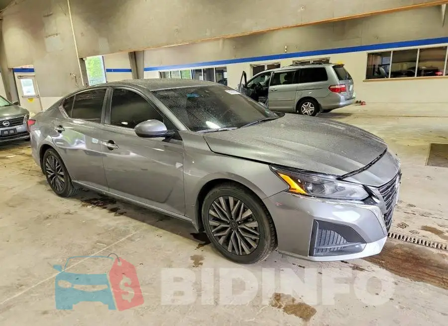 1N4BL4DV4PN332393 Photo# 4