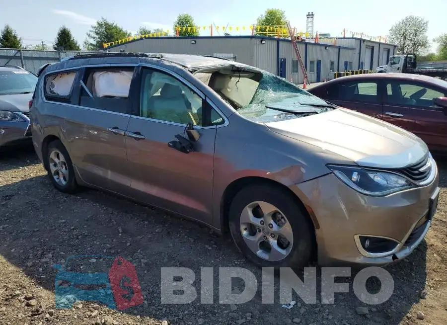 2C4RC1L74JR164436 Photo# 4