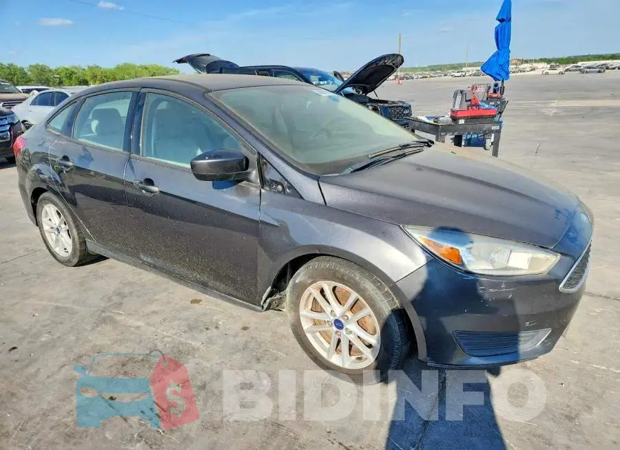 1FADP3F22JL252586 Photo# 4