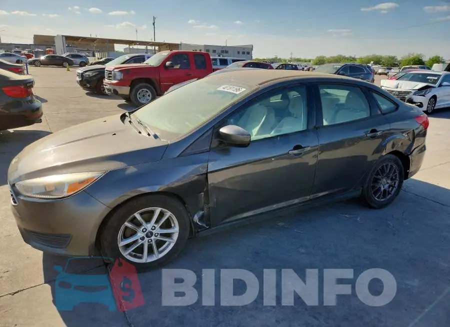 1FADP3F22JL252586 Photo# 1