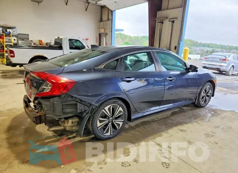 19XFC1F70HE201931 Photo# 3