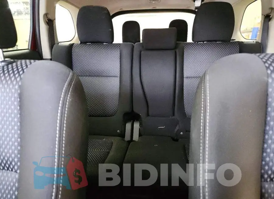JA4AD2A38JZ039164 Photo# 10