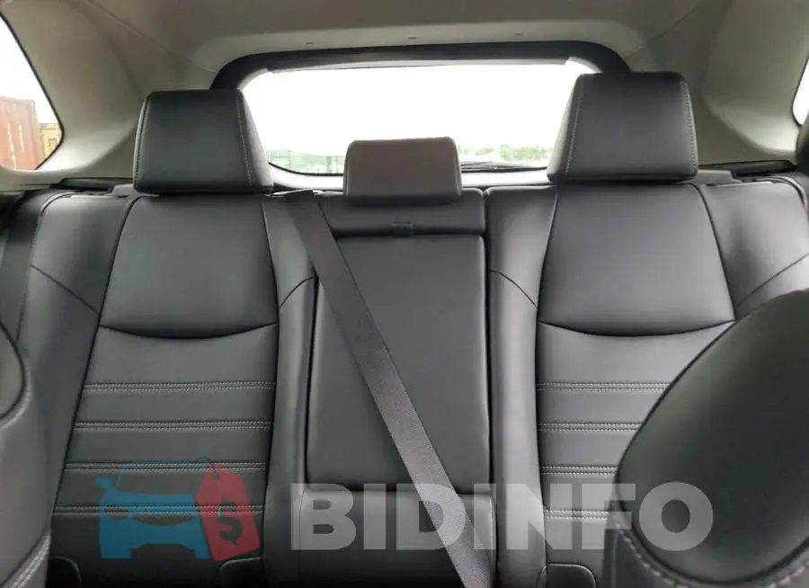 2T3A1RFV3RW480844 Photo# 10