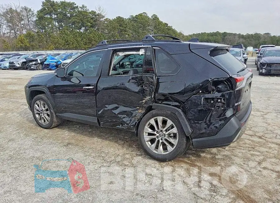 2T3Y1RFV6NW213285 Photo# 2