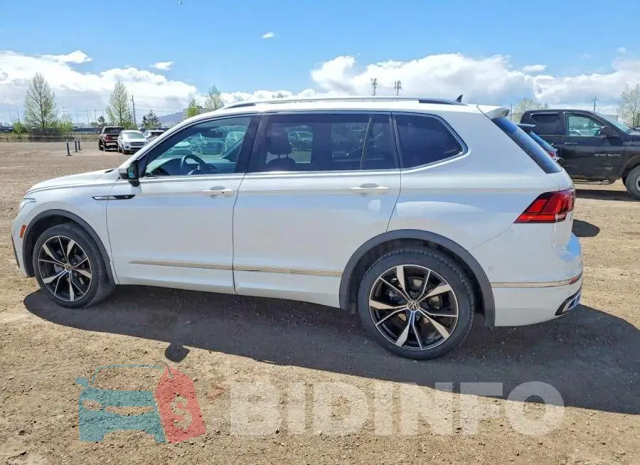 3VV4B7AX6NM007783 Photo# 2