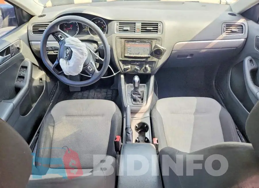 3VW2B7AJ7JM240516 Photo# 8