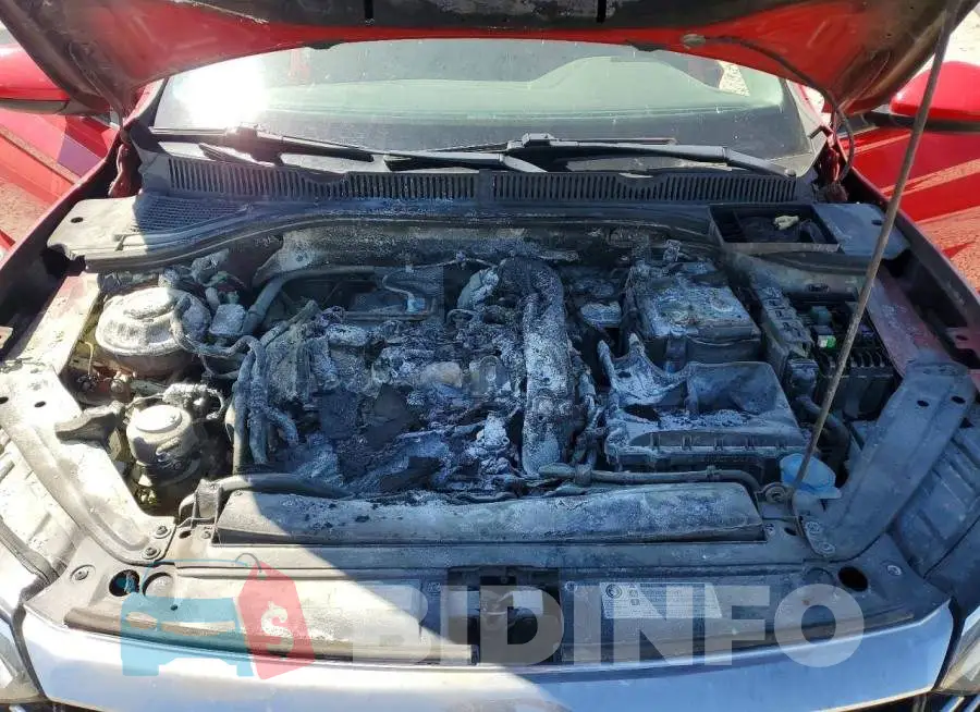 3VWCB7BU5KM174109 Photo# 11