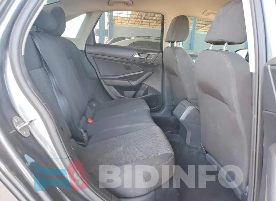 3VWCB7BUXLM028967 Photo# 10