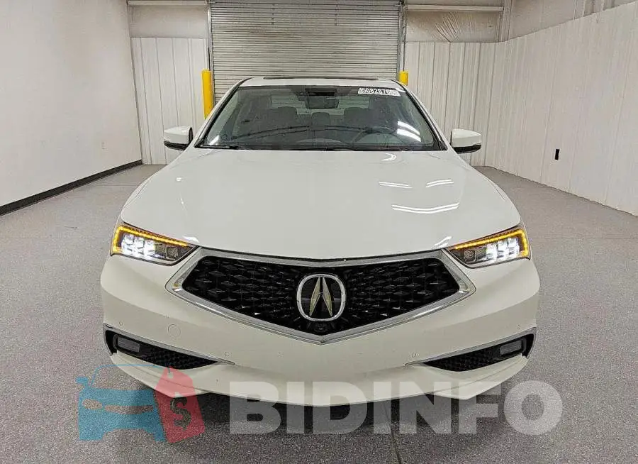 19UUB2F77JA008623 Photo# 5