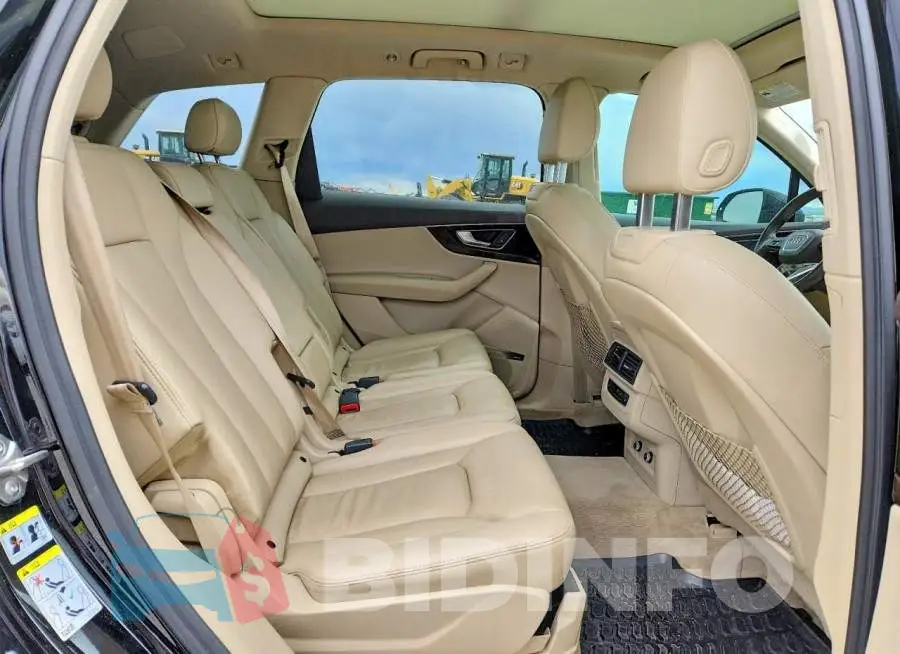 WA1LAAF75KD007648 Photo# 11