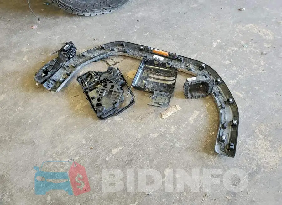 1GT4UPEY7TF186201 Photo# 12