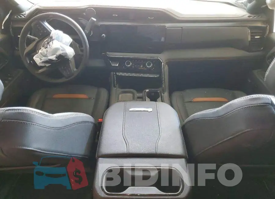 1GT4UPEY7TF186201 Photo# 8