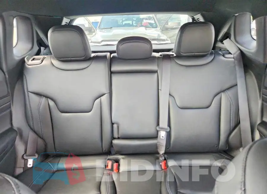 3C4NJDCNXTT188082 Photo# 10