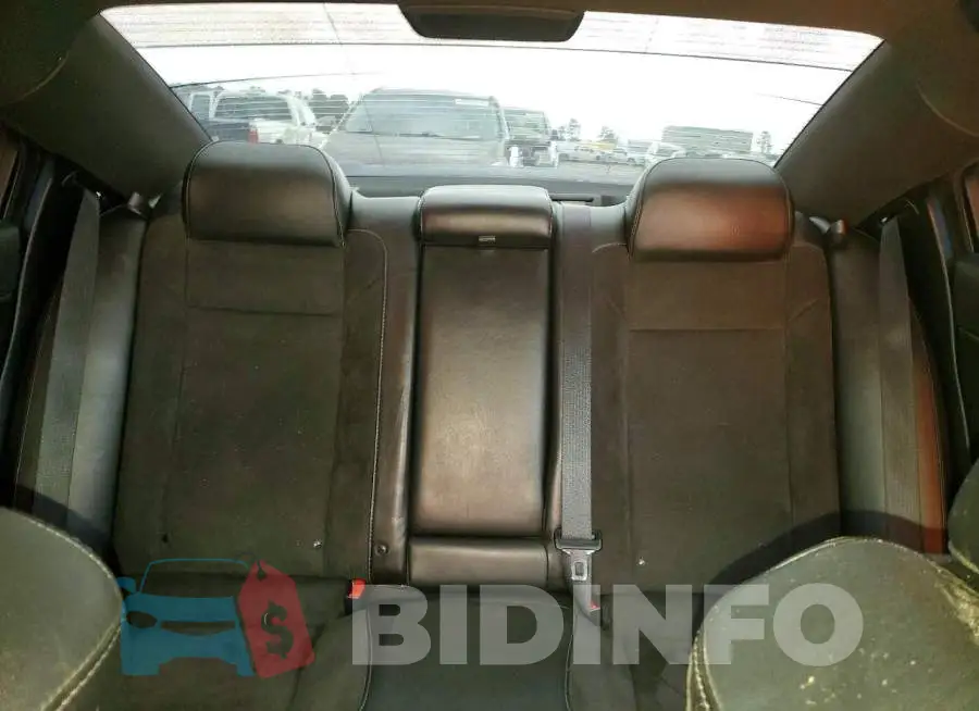 2C3CDXGJ8JH188213 Photo# 10