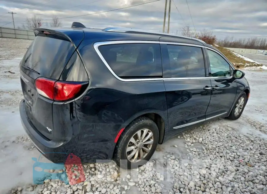 2C4RC1EG5JR228495 Photo# 3