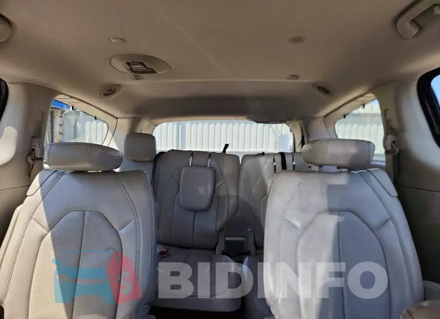 2C4RC1EG8HR538649 Photo# 10