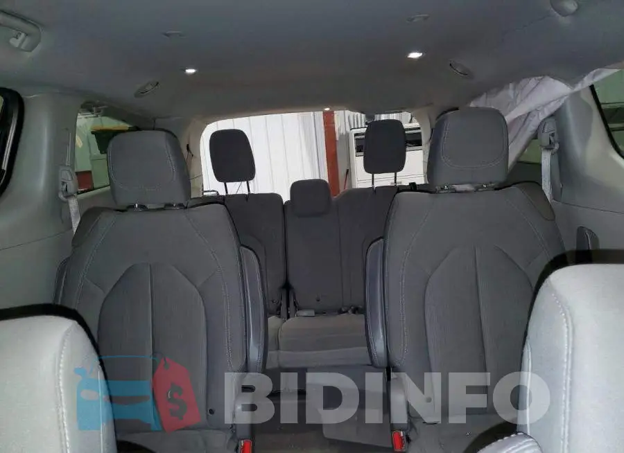 2C4RC1FG0JR112393 Photo# 10