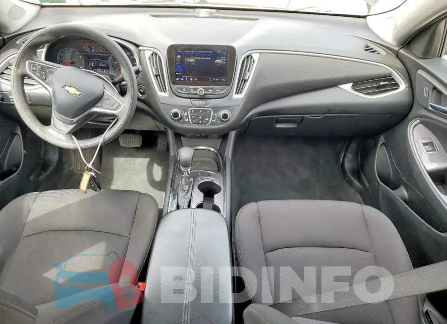 1G1ZD5ST2NF150866 Photo# 8