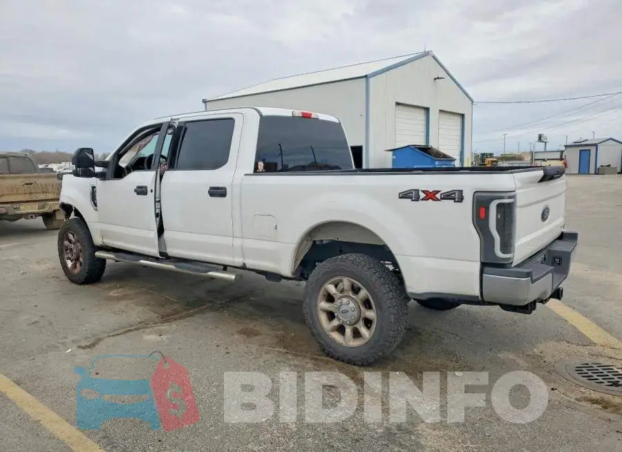 1FT7W2B67JEB72718 Photo# 2