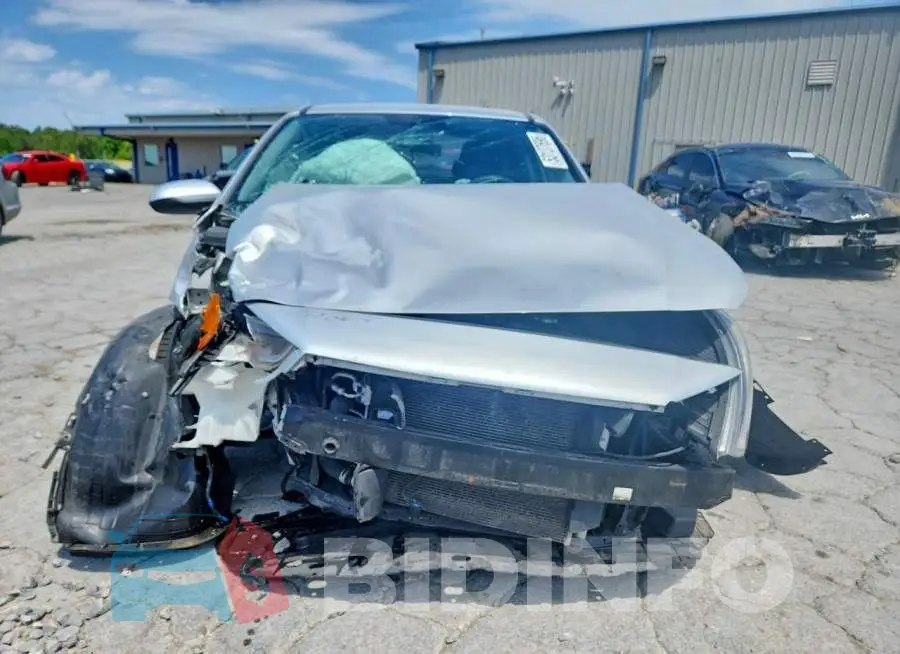 3KPC24A68LE110369 Photo# 5