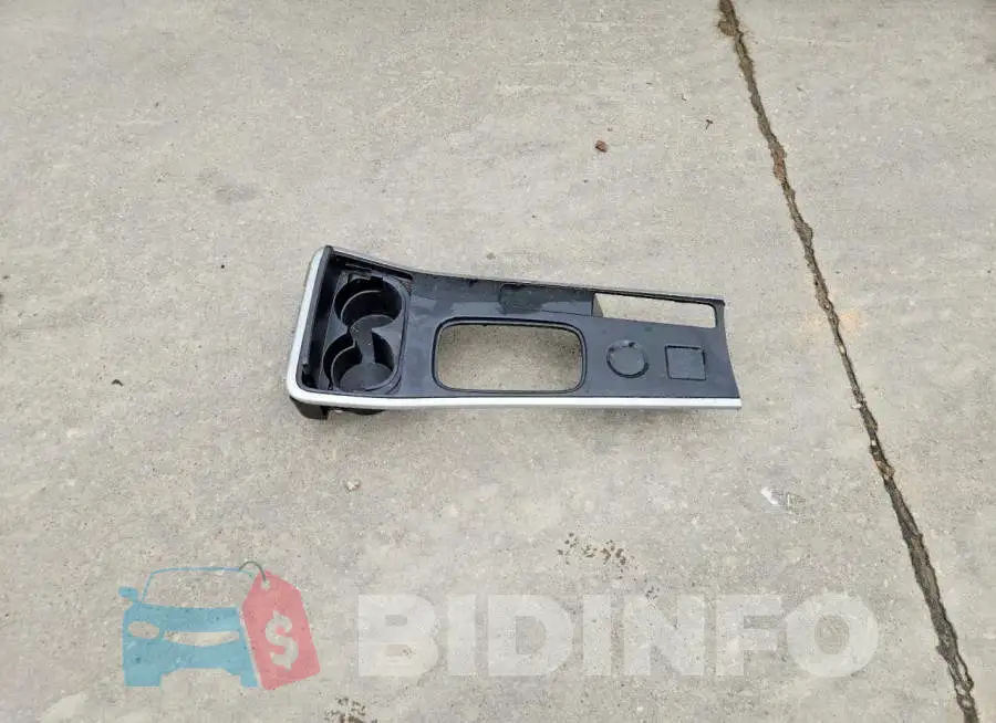 JA4AD2A37JZ052973 Photo# 13