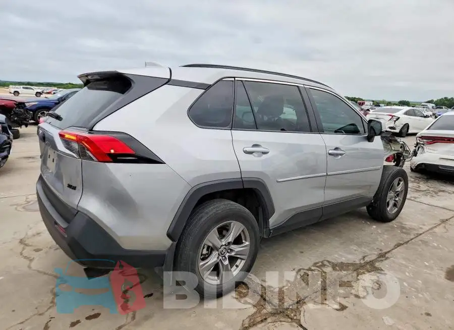 2T3W1RFVXRW348525 Photo# 3