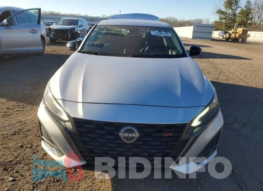 1N4BL4CV3PN382624 Photo# 5