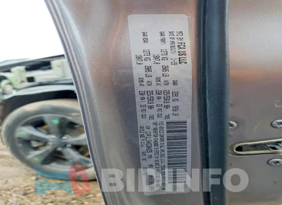 1C4PJLLB4KD384225 Photo# 12