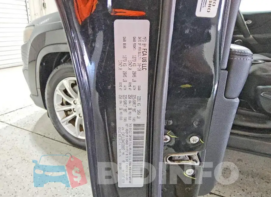 1C4PJLCB4KD326857 Photo# 13